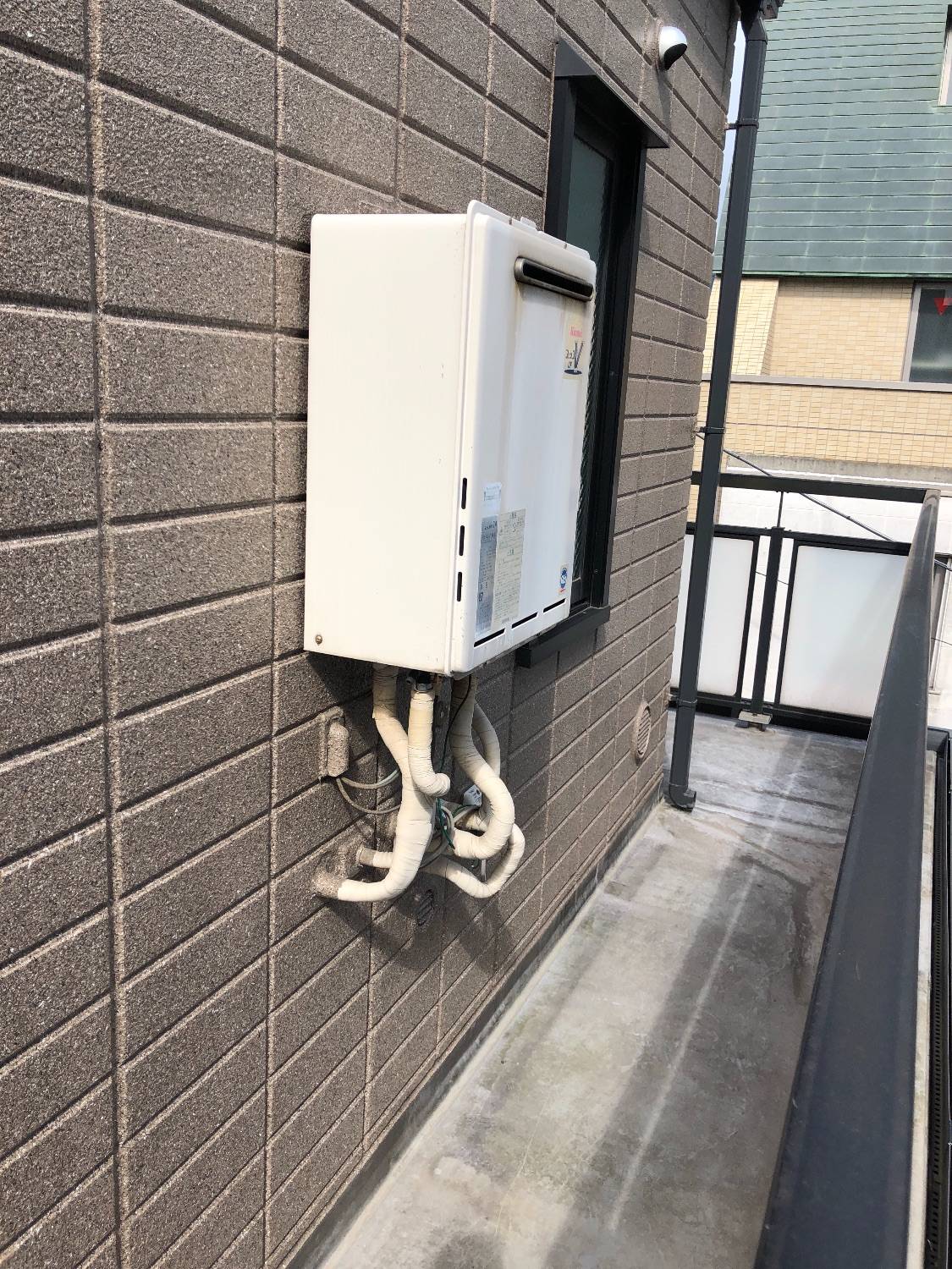 施工前 | 藤沢市周辺エリアのガス給湯器・電気温水器・エコキュート交換｜ 株式会社内藤商事