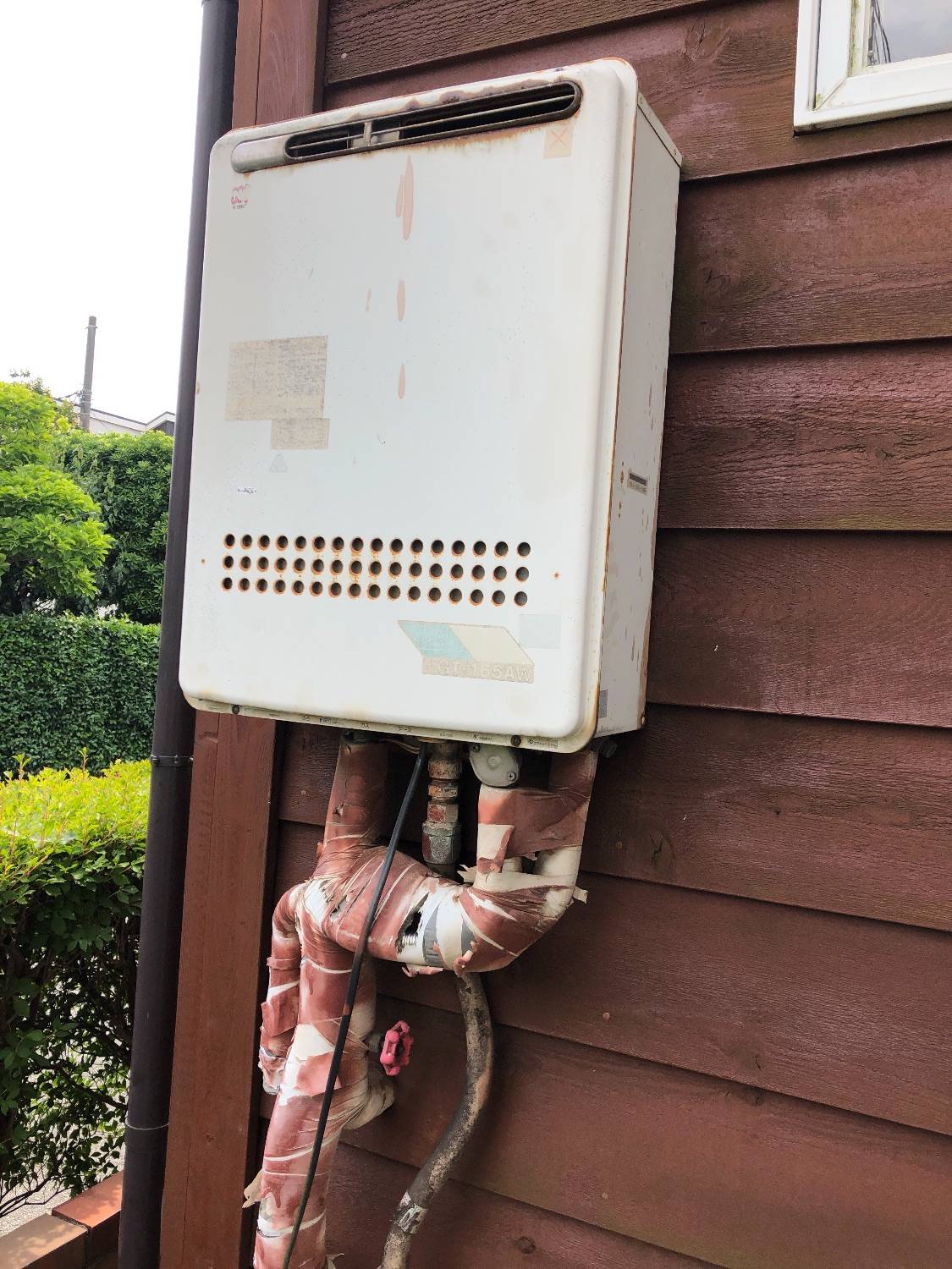 施工前 | 藤沢市周辺エリアのガス給湯器・電気温水器・エコキュート交換｜ 株式会社内藤商事