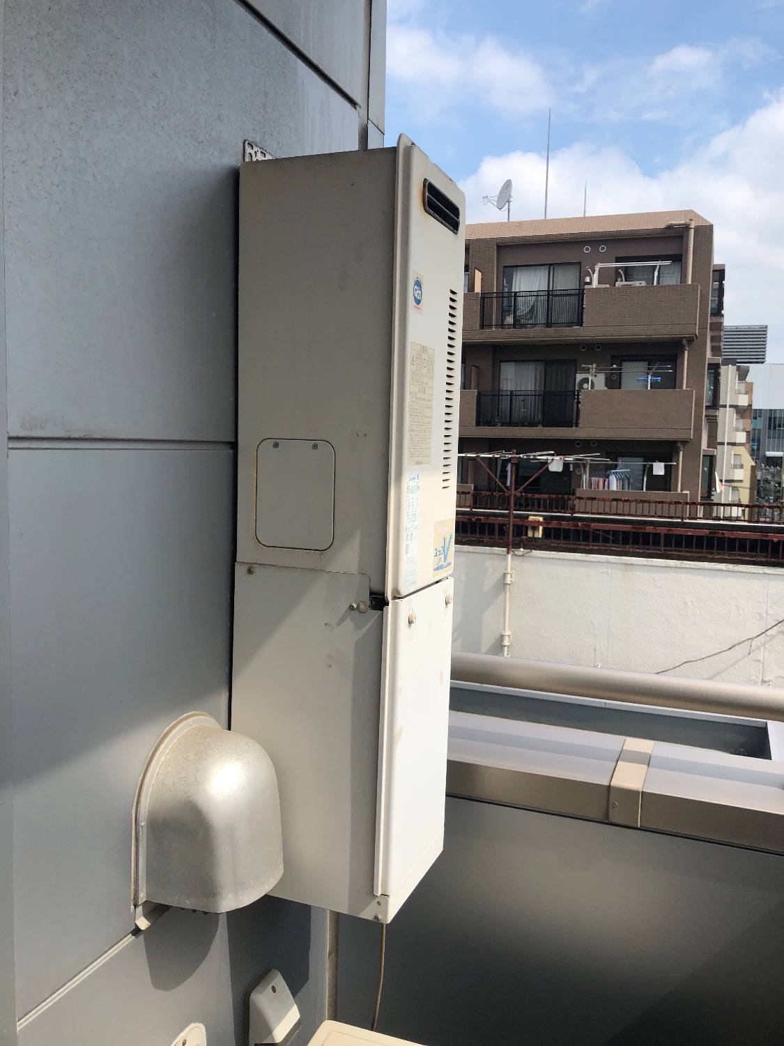 施工前 | 藤沢市周辺エリアのガス給湯器・電気温水器・エコキュート交換｜ 株式会社内藤商事