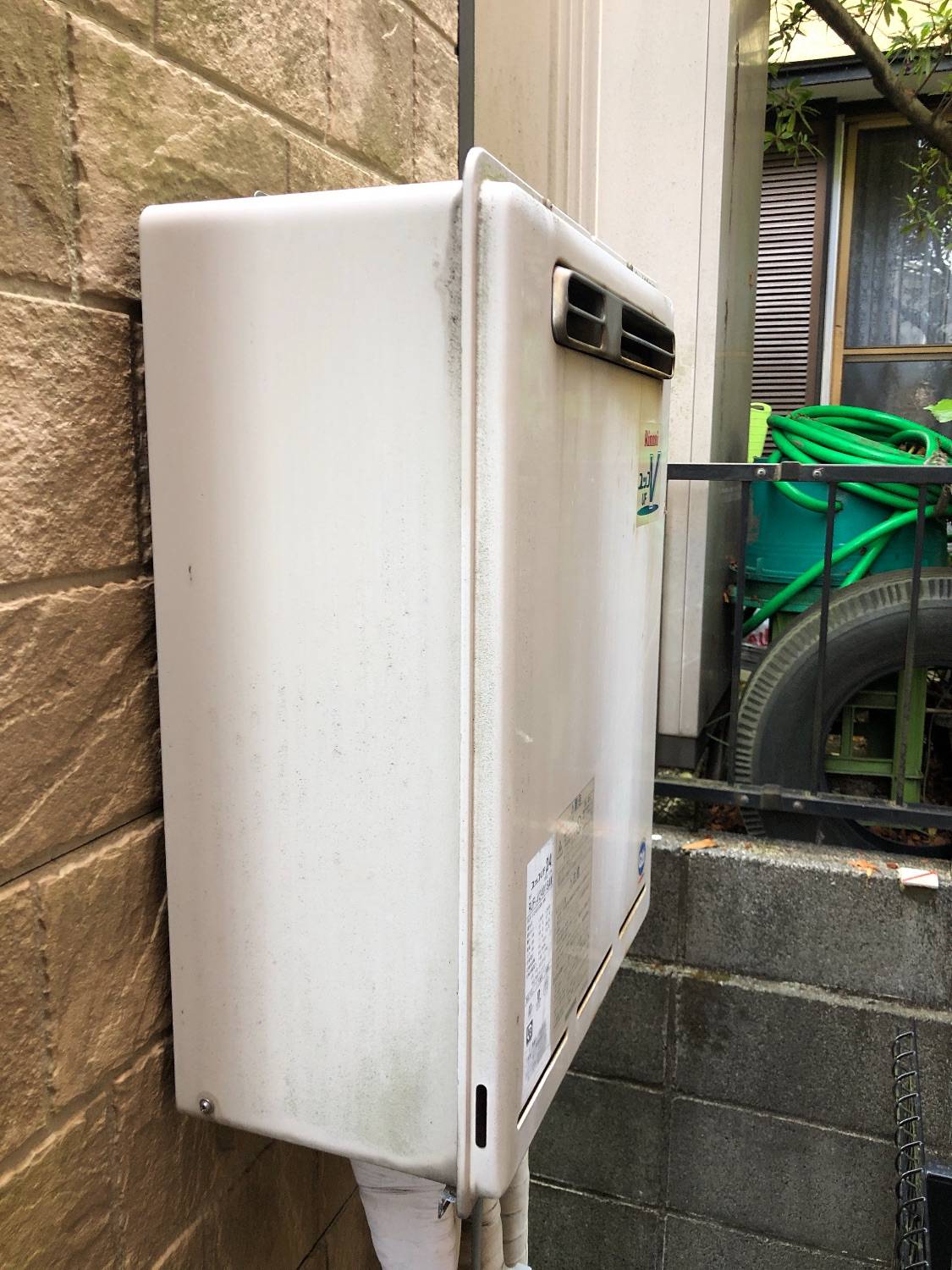 施工前 | 藤沢市周辺エリアのガス給湯器・電気温水器・エコキュート交換｜ 株式会社内藤商事