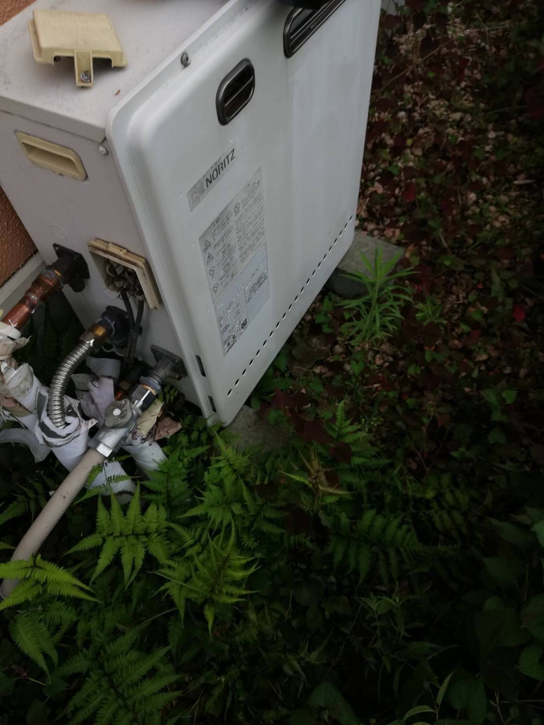 施工前 | 藤沢市周辺エリアのガス給湯器・電気温水器・エコキュート交換｜ 株式会社内藤商事