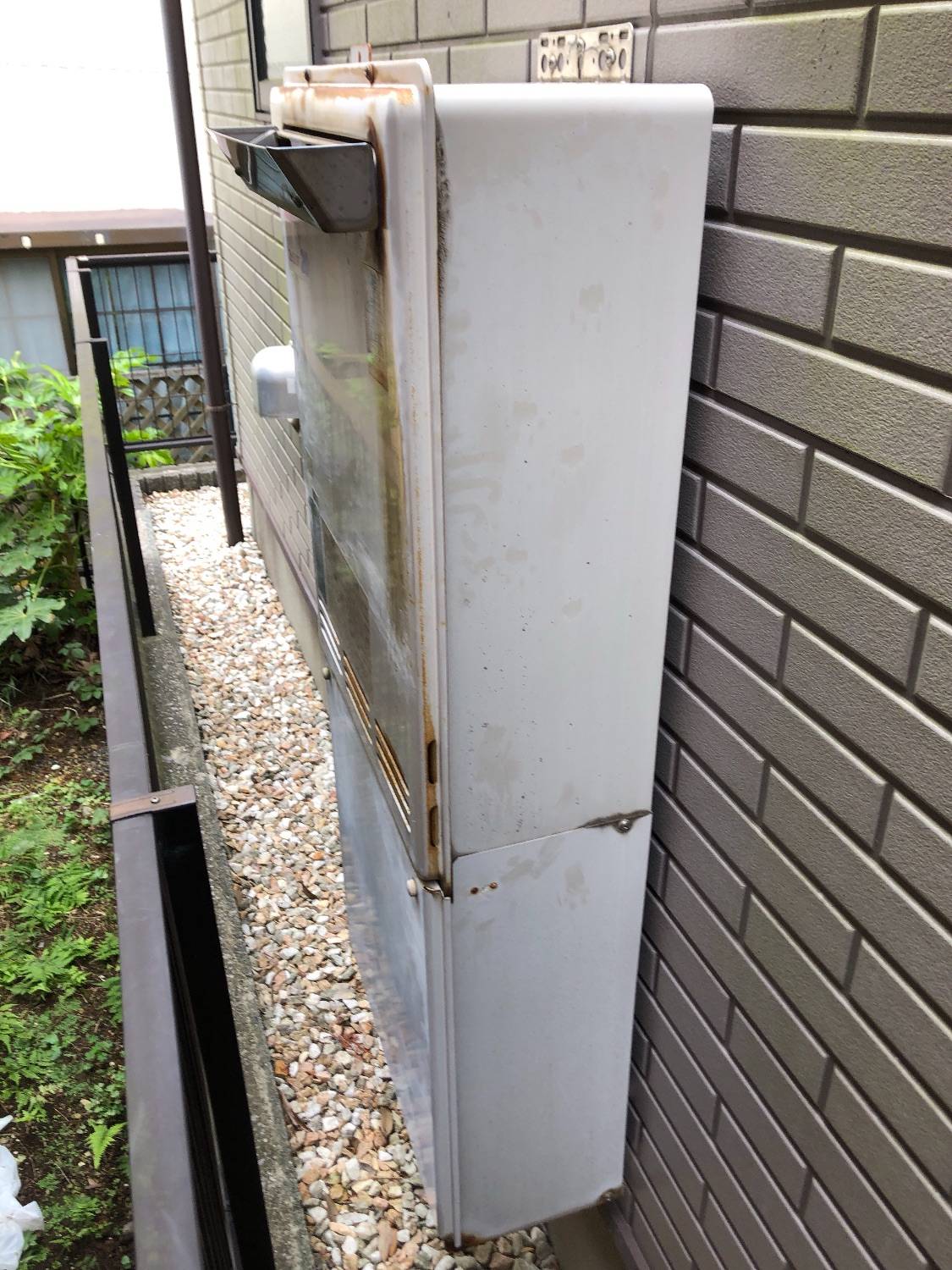 施工前 | 藤沢市周辺エリアのガス給湯器・電気温水器・エコキュート交換｜ 株式会社内藤商事