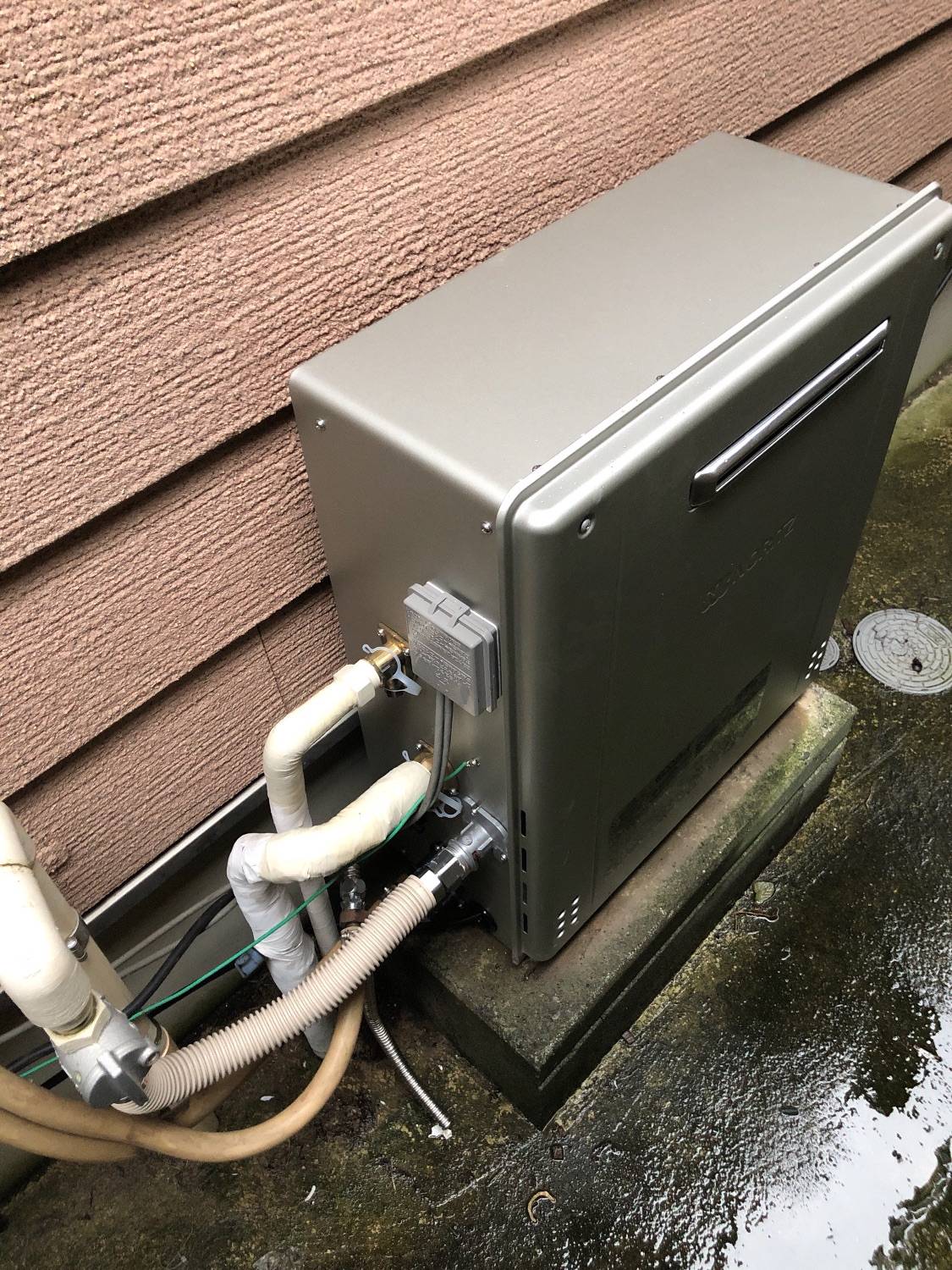 施工後 | 藤沢市周辺エリアのガス給湯器・電気温水器・エコキュート交換｜ 株式会社内藤商事