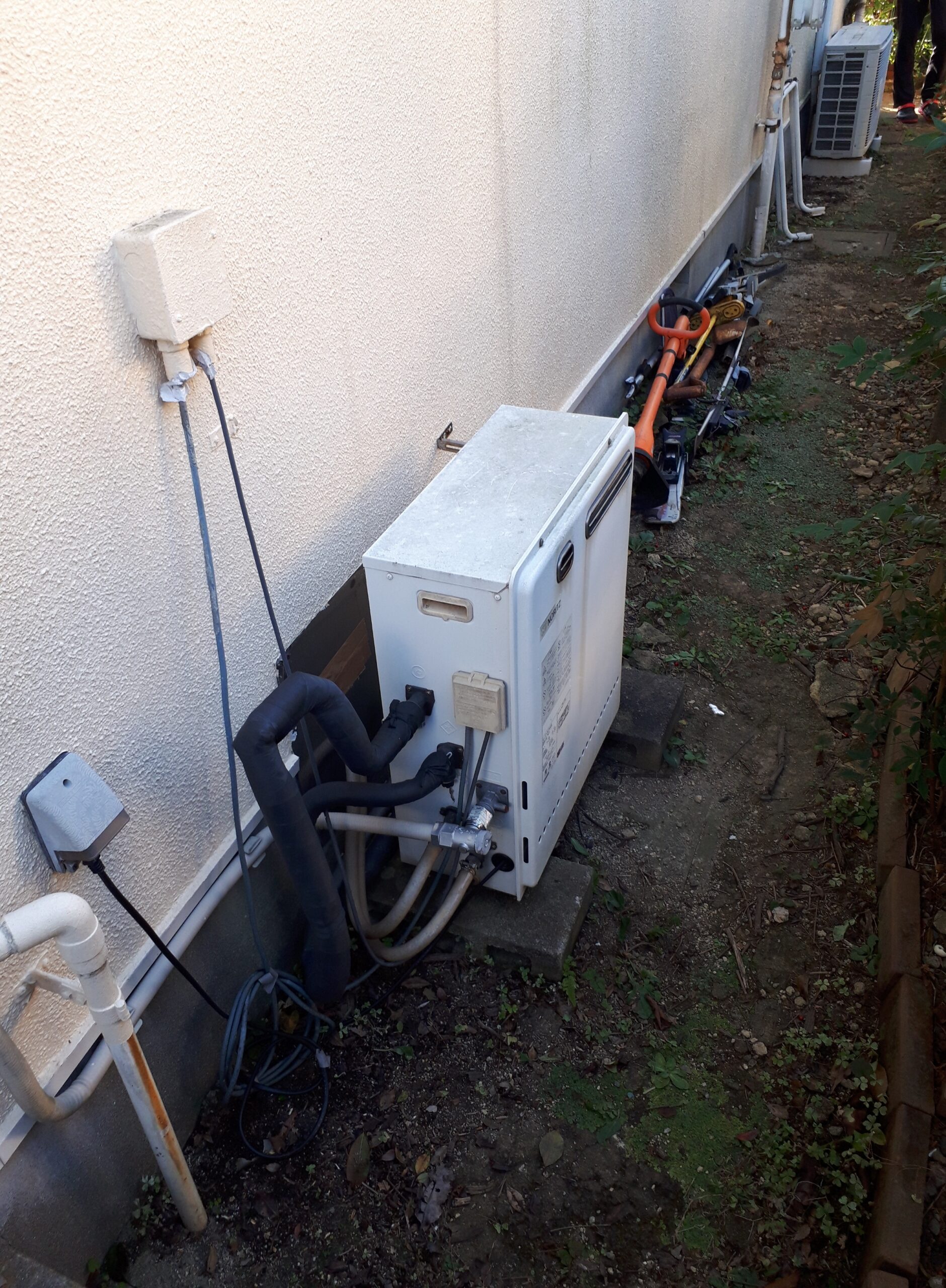 施工前 | 藤沢市周辺エリアのガス給湯器・電気温水器・エコキュート交換｜ 株式会社内藤商事