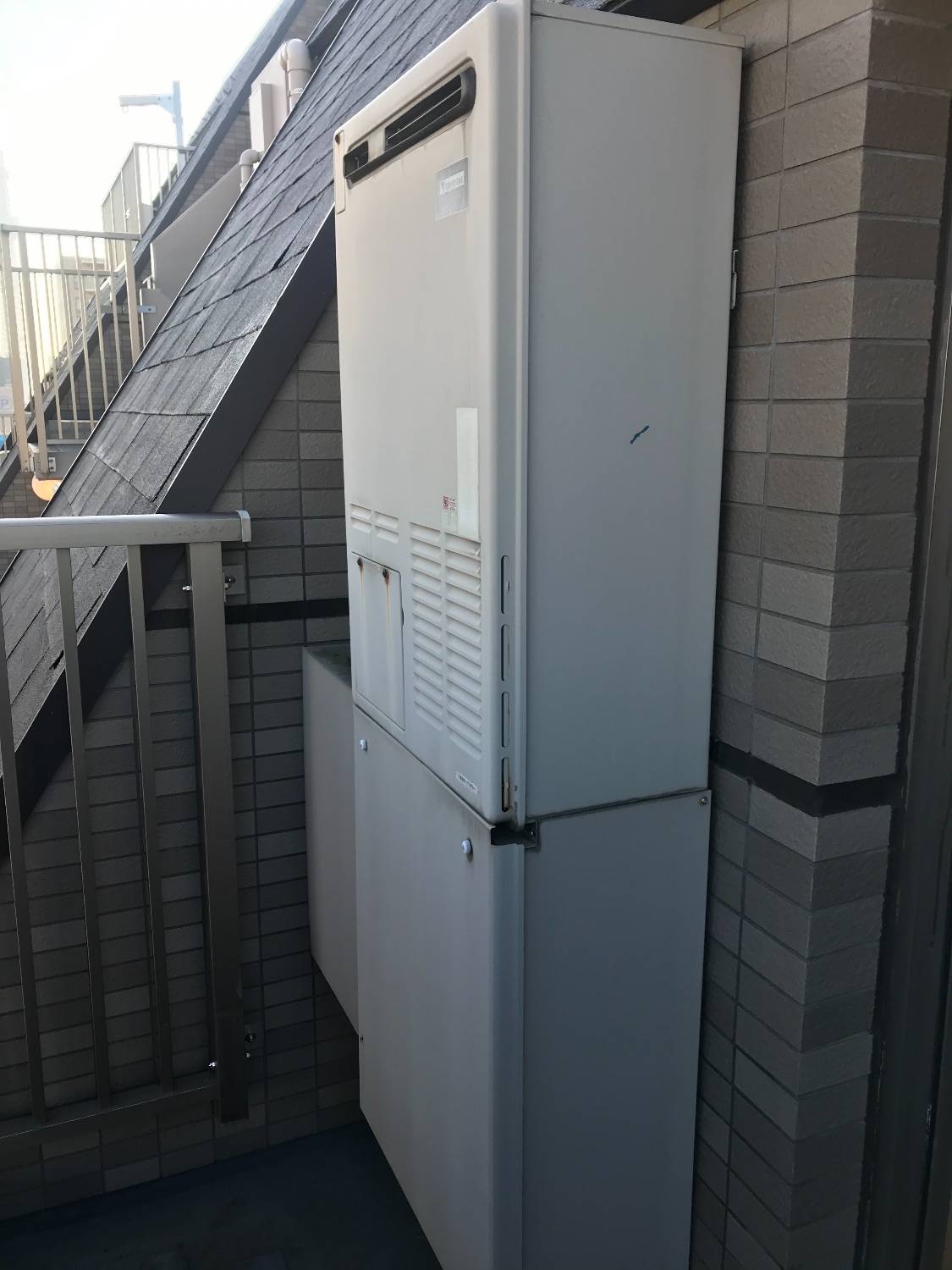 施工前 | 藤沢市周辺エリアのガス給湯器・電気温水器・エコキュート交換｜ 株式会社内藤商事