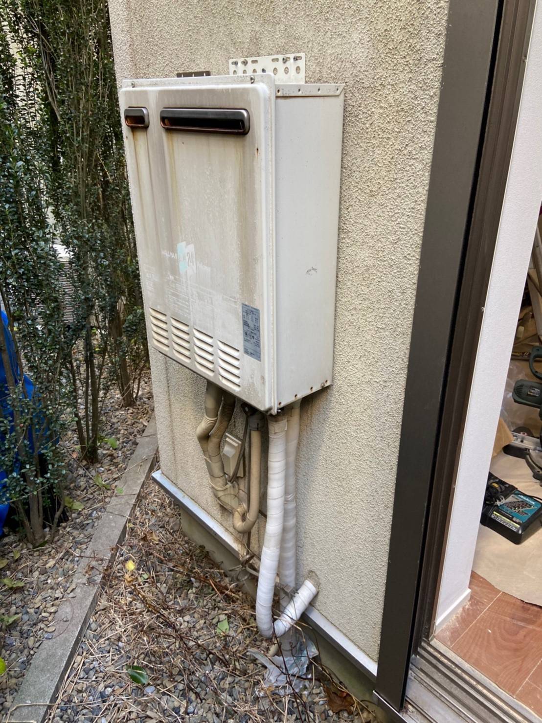 施工前 | 藤沢市周辺エリアのガス給湯器・電気温水器・エコキュート交換｜ 株式会社内藤商事