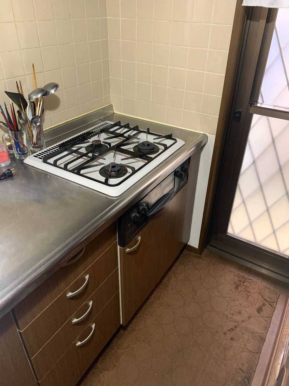 施工前 | 藤沢市周辺エリアのガス給湯器・電気温水器・エコキュート交換｜ 株式会社内藤商事