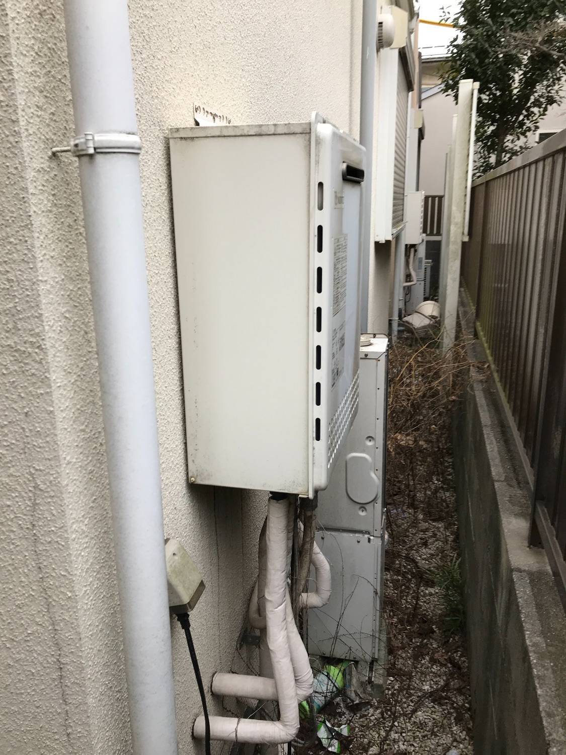 施工前 | 藤沢市周辺エリアのガス給湯器・電気温水器・エコキュート交換｜ 株式会社内藤商事