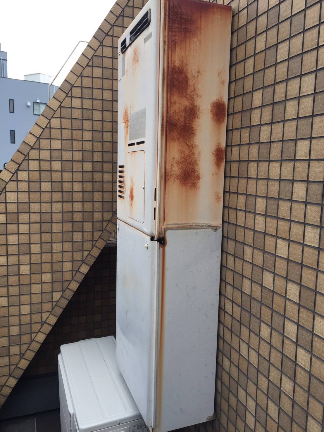 施工前 | 藤沢市周辺エリアのガス給湯器・電気温水器・エコキュート交換｜ 株式会社内藤商事