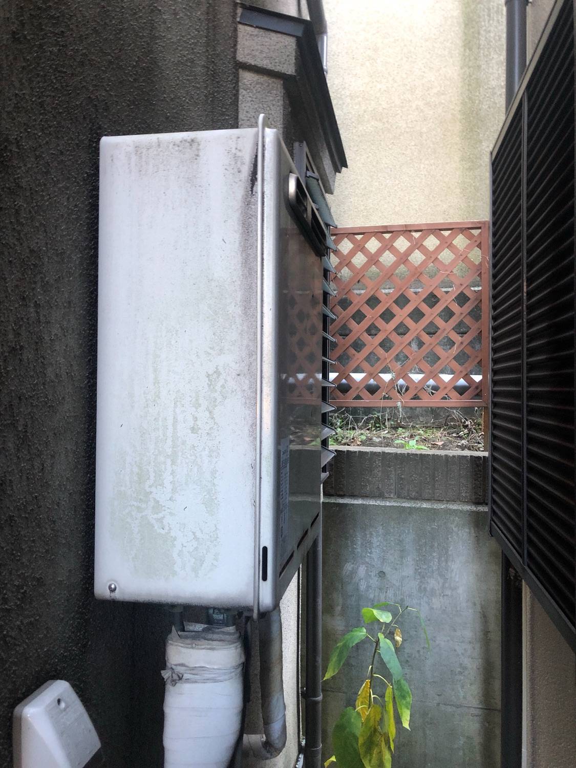 施工前 | 藤沢市周辺エリアのガス給湯器・電気温水器・エコキュート交換｜ 株式会社内藤商事