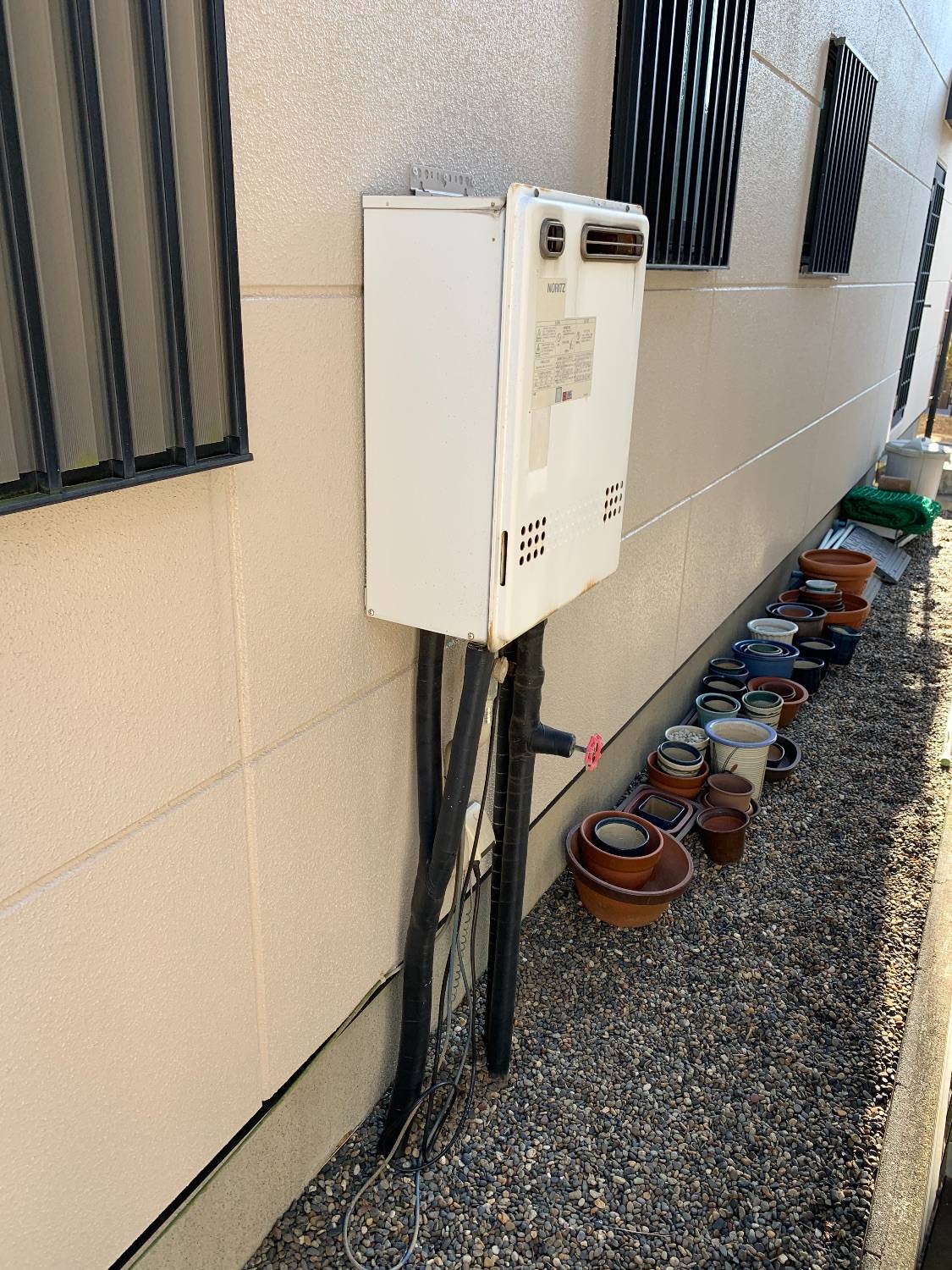 施工前 | 藤沢市周辺エリアのガス給湯器・電気温水器・エコキュート交換｜ 株式会社内藤商事