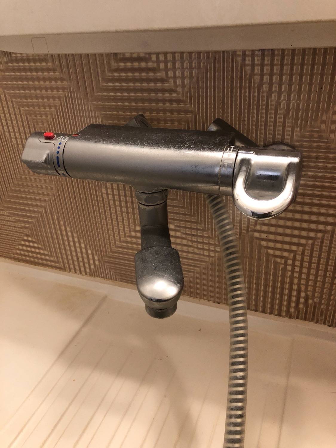 施工前 | 藤沢市周辺エリアのガス給湯器・電気温水器・エコキュート交換｜ 株式会社内藤商事