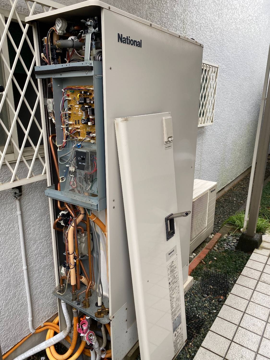 施工前 | 藤沢市周辺エリアのガス給湯器・電気温水器・エコキュート交換｜ 株式会社内藤商事