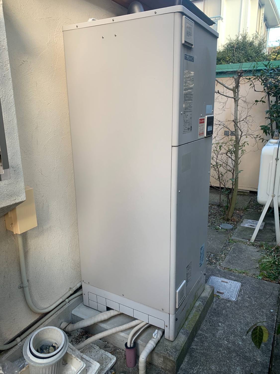 施工前 | 藤沢市周辺エリアのガス給湯器・電気温水器・エコキュート交換｜ 株式会社内藤商事