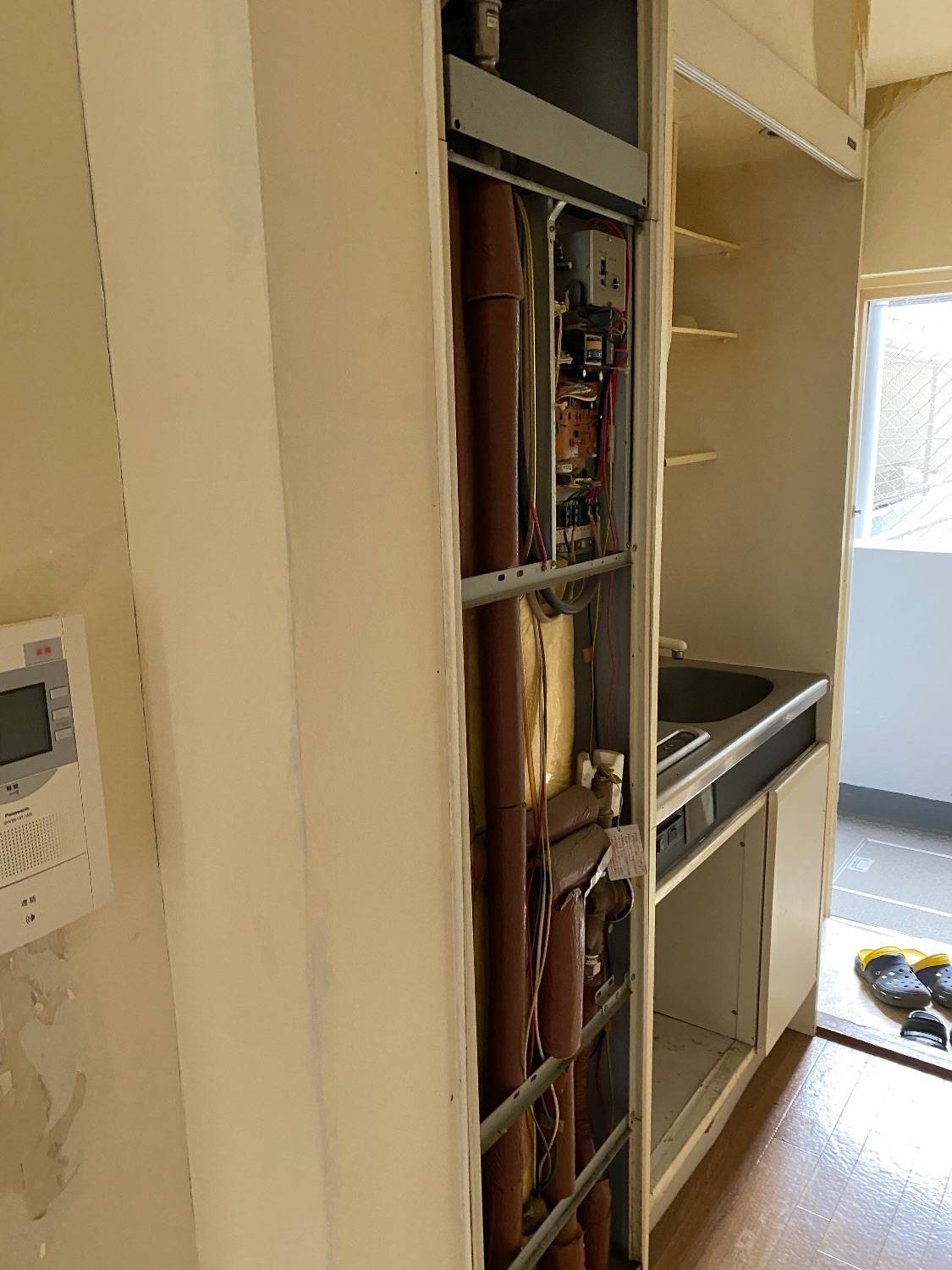 施工前 | 藤沢市周辺エリアのガス給湯器・電気温水器・エコキュート交換｜ 株式会社内藤商事