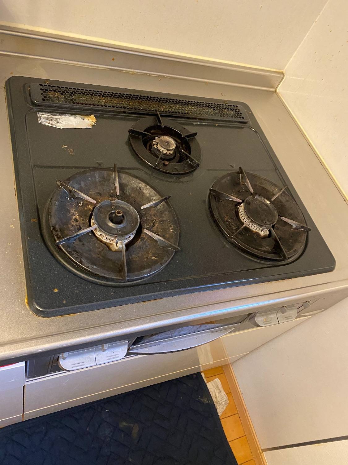 施工前 | 藤沢市周辺エリアのガス給湯器・電気温水器・エコキュート交換｜ 株式会社内藤商事