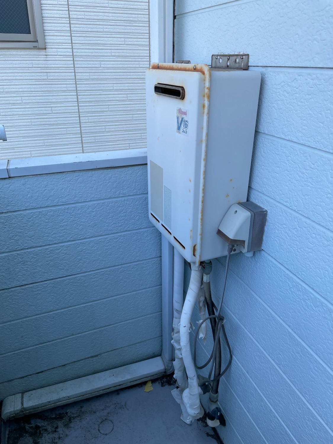 施工前 | 藤沢市周辺エリアのガス給湯器・電気温水器・エコキュート交換｜ 株式会社内藤商事