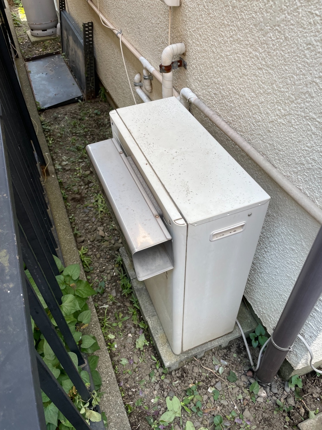 施工前 | 藤沢市周辺エリアのガス給湯器・電気温水器・エコキュート交換｜ 株式会社内藤商事