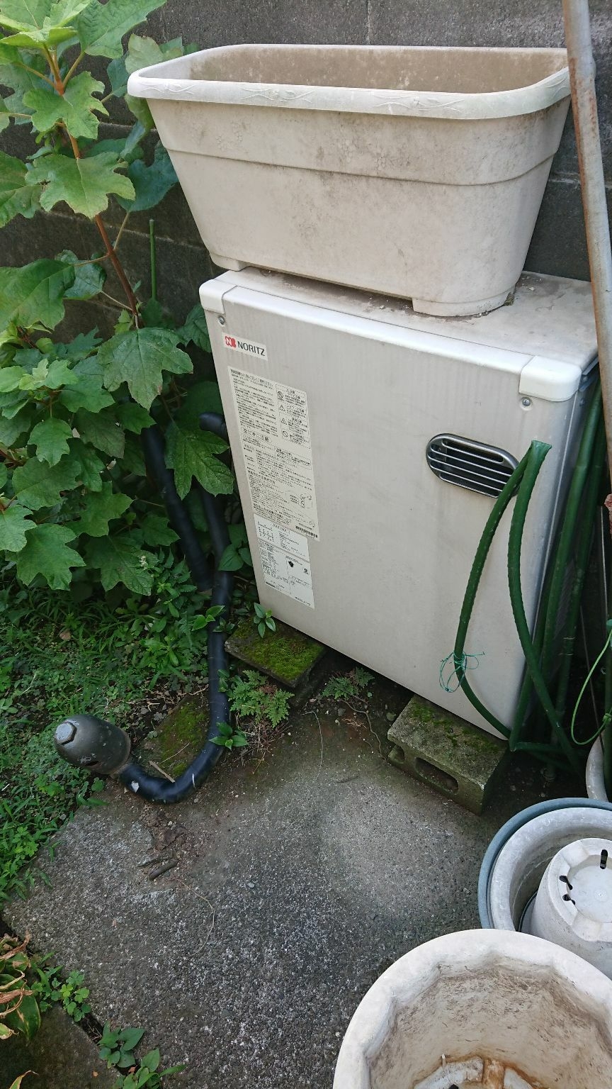 施工前 | 藤沢市周辺エリアのガス給湯器・電気温水器・エコキュート交換｜ 株式会社内藤商事