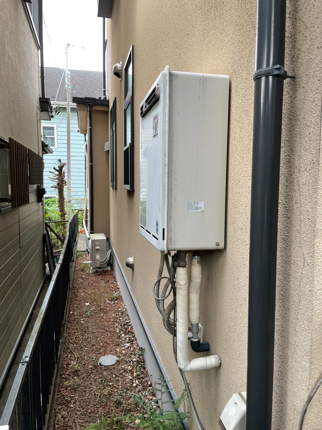 施工前 | 藤沢市周辺エリアのガス給湯器・電気温水器・エコキュート交換｜ 株式会社内藤商事