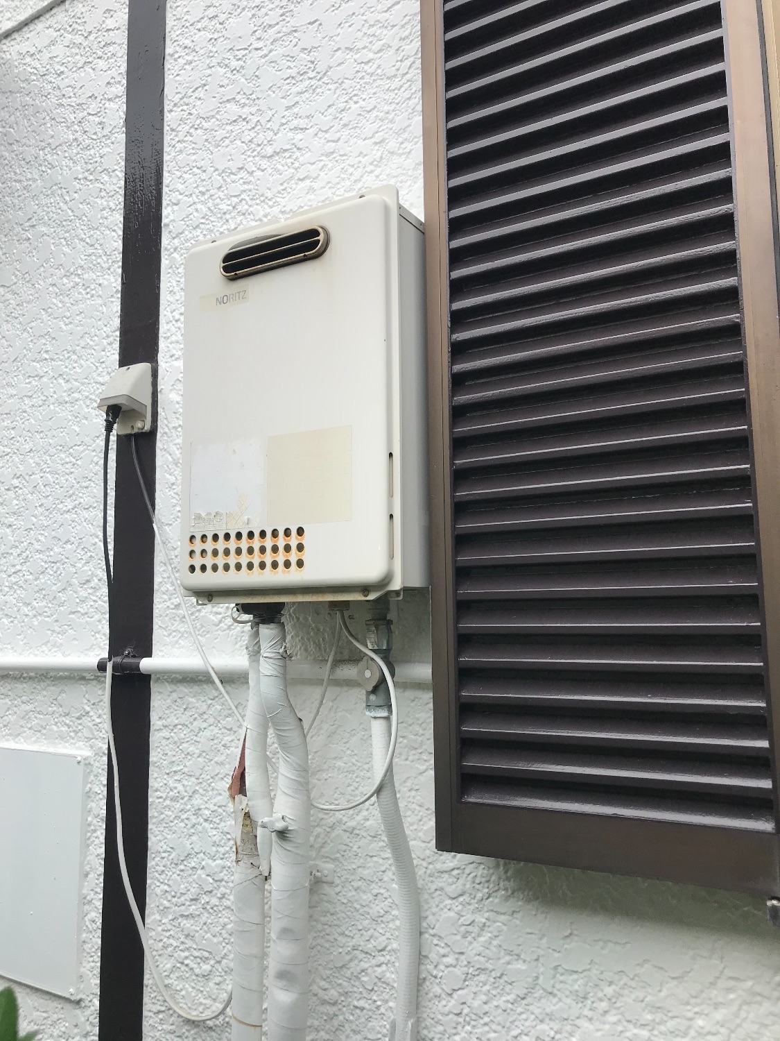 施工前 | 藤沢市周辺エリアのガス給湯器・電気温水器・エコキュート交換｜ 株式会社内藤商事