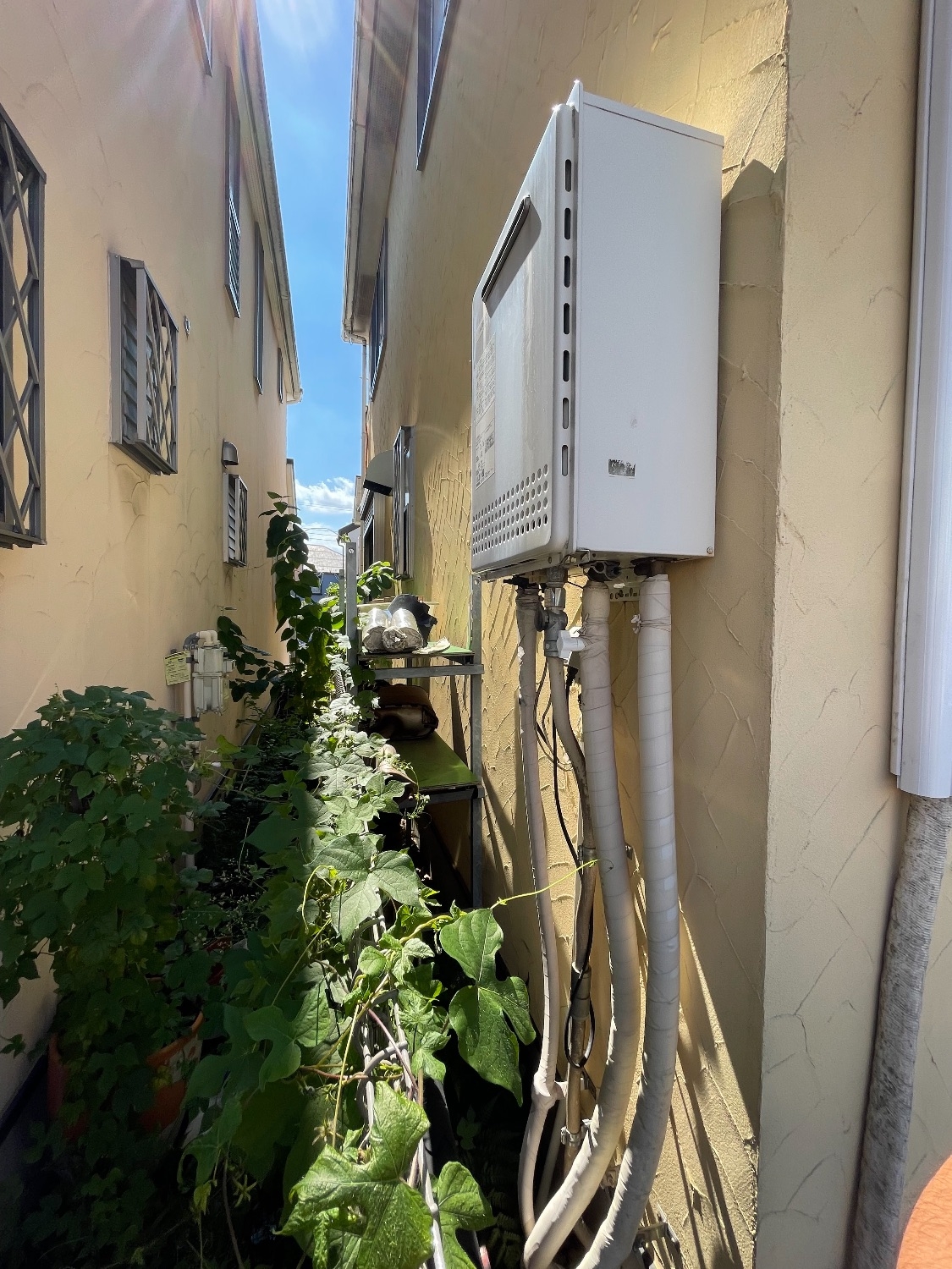 施工前 | 藤沢市周辺エリアのガス給湯器・電気温水器・エコキュート交換｜ 株式会社内藤商事