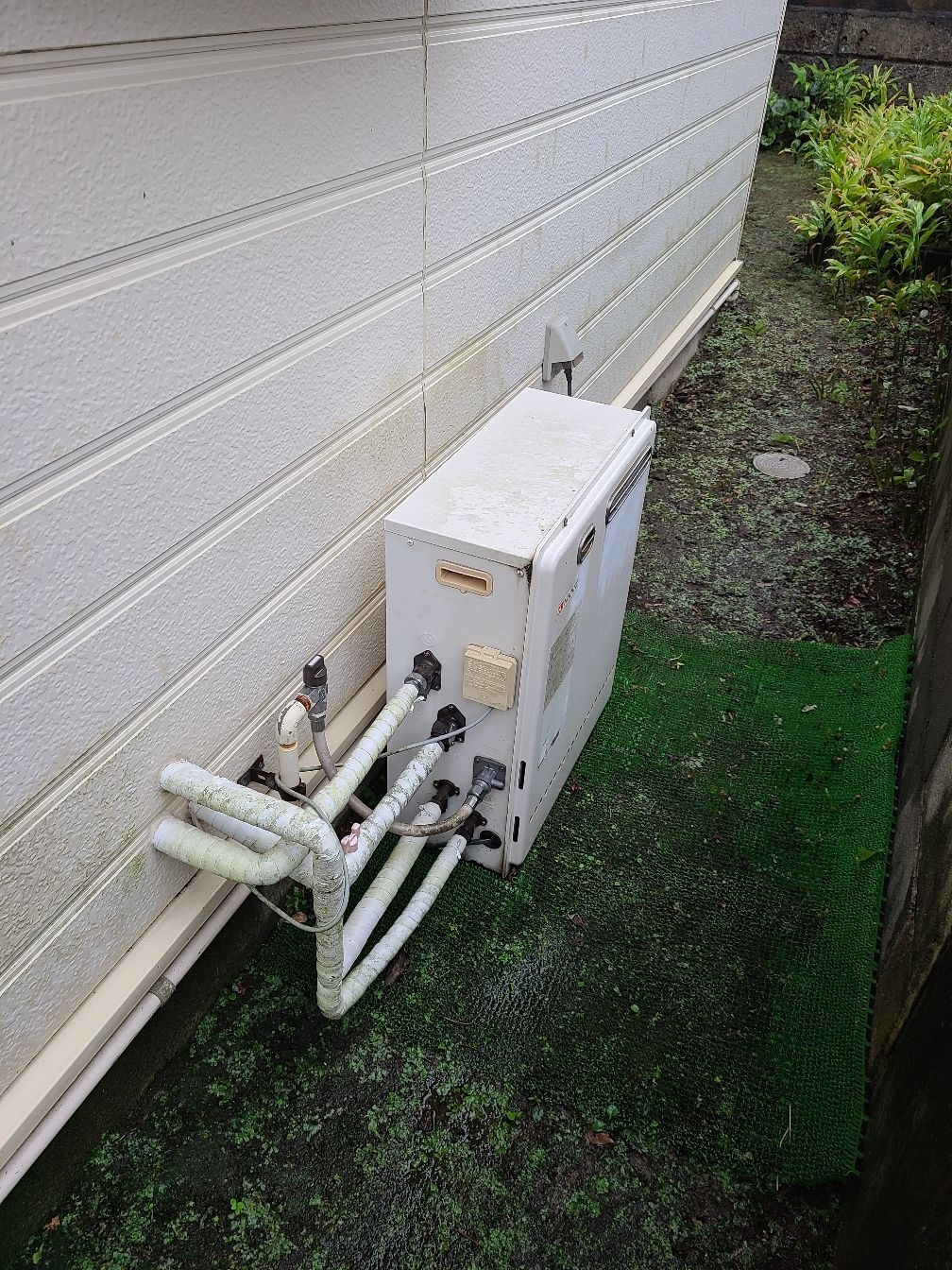 施工前 | 藤沢市周辺エリアのガス給湯器・電気温水器・エコキュート交換｜ 株式会社内藤商事