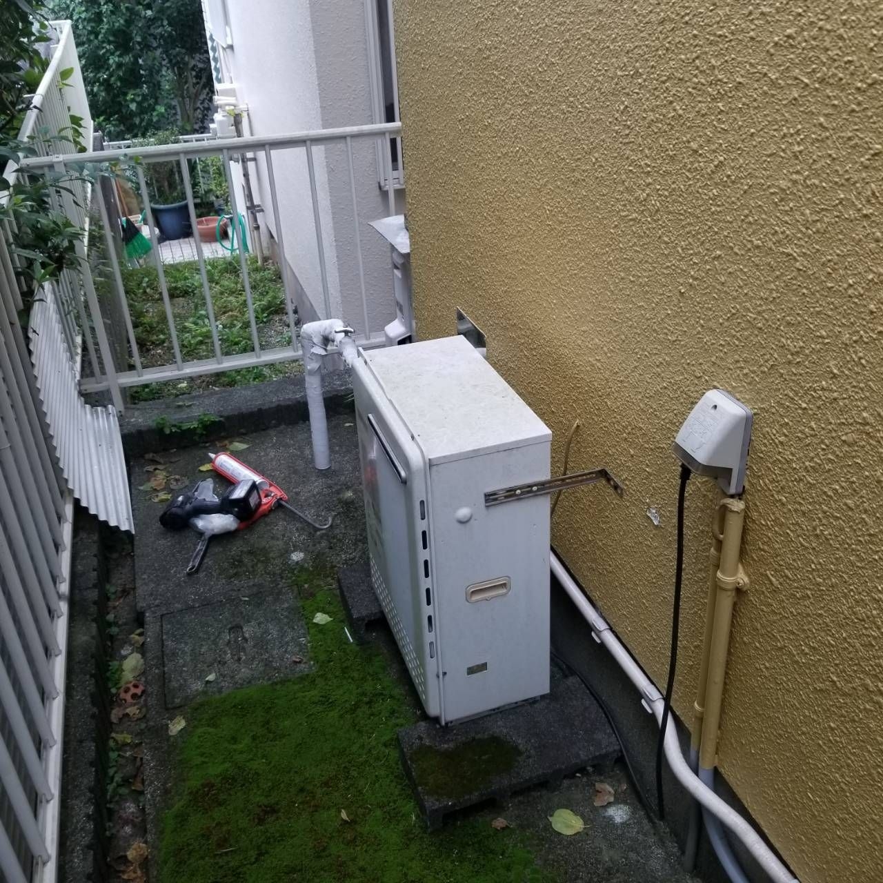 施工前 | 藤沢市周辺エリアのガス給湯器・電気温水器・エコキュート交換｜ 株式会社内藤商事