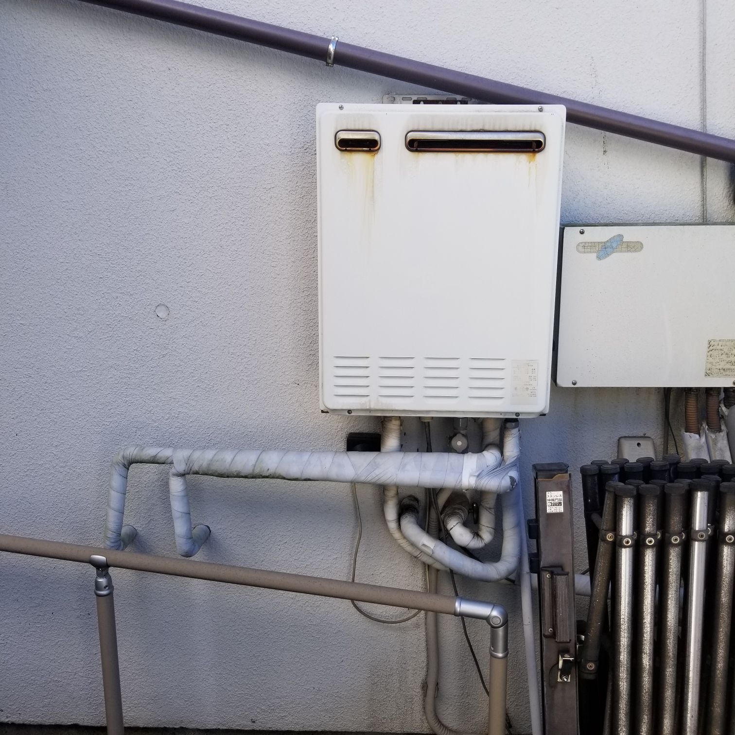 施工前 | 藤沢市周辺エリアのガス給湯器・電気温水器・エコキュート交換｜ 株式会社内藤商事