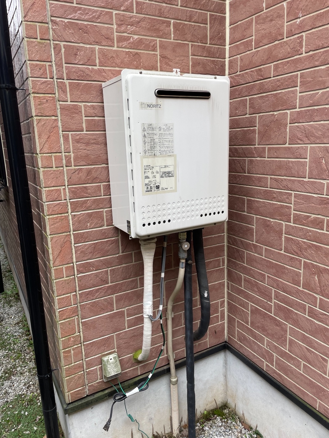 施工前 | 藤沢市周辺エリアのガス給湯器・電気温水器・エコキュート交換｜ 株式会社内藤商事