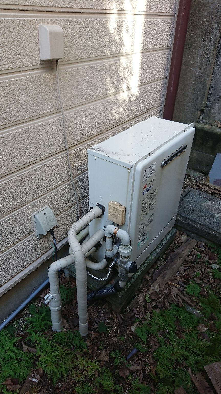 施工前 | 藤沢市周辺エリアのガス給湯器・電気温水器・エコキュート交換｜ 株式会社内藤商事