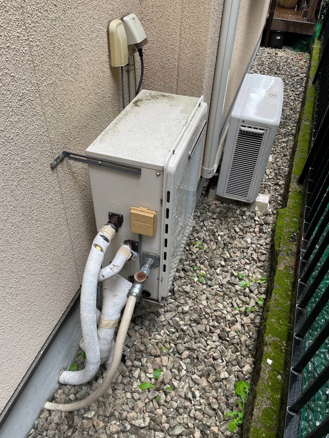 施工前 | 藤沢市周辺エリアのガス給湯器・電気温水器・エコキュート交換｜ 株式会社内藤商事