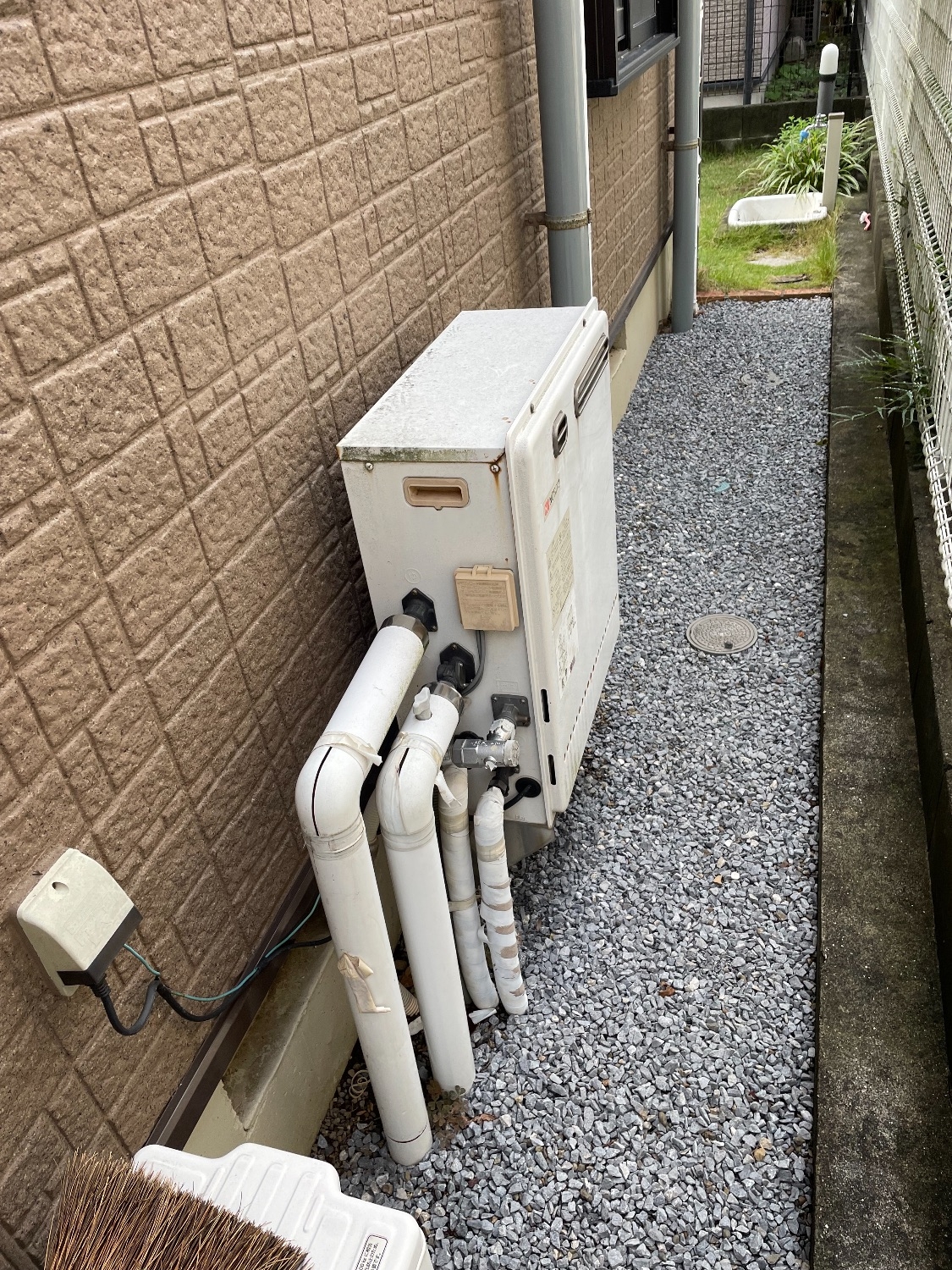 施工前 | 藤沢市周辺エリアのガス給湯器・電気温水器・エコキュート交換｜ 株式会社内藤商事