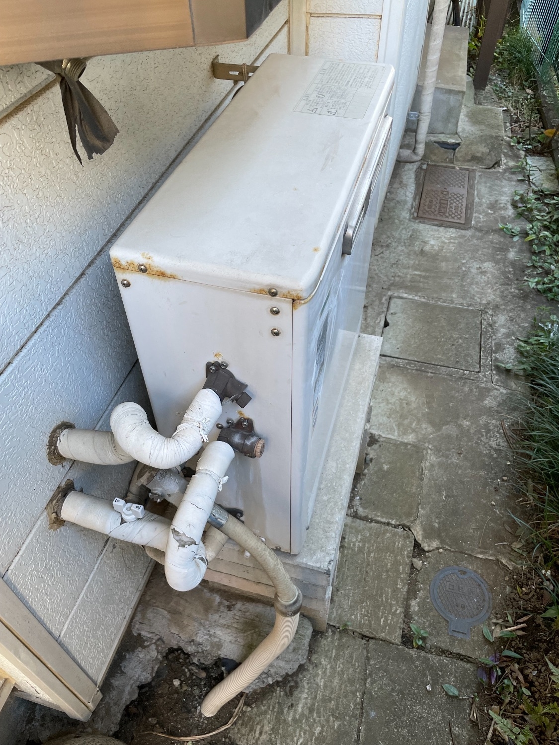 施工前 | 藤沢市周辺エリアのガス給湯器・電気温水器・エコキュート交換｜ 株式会社内藤商事