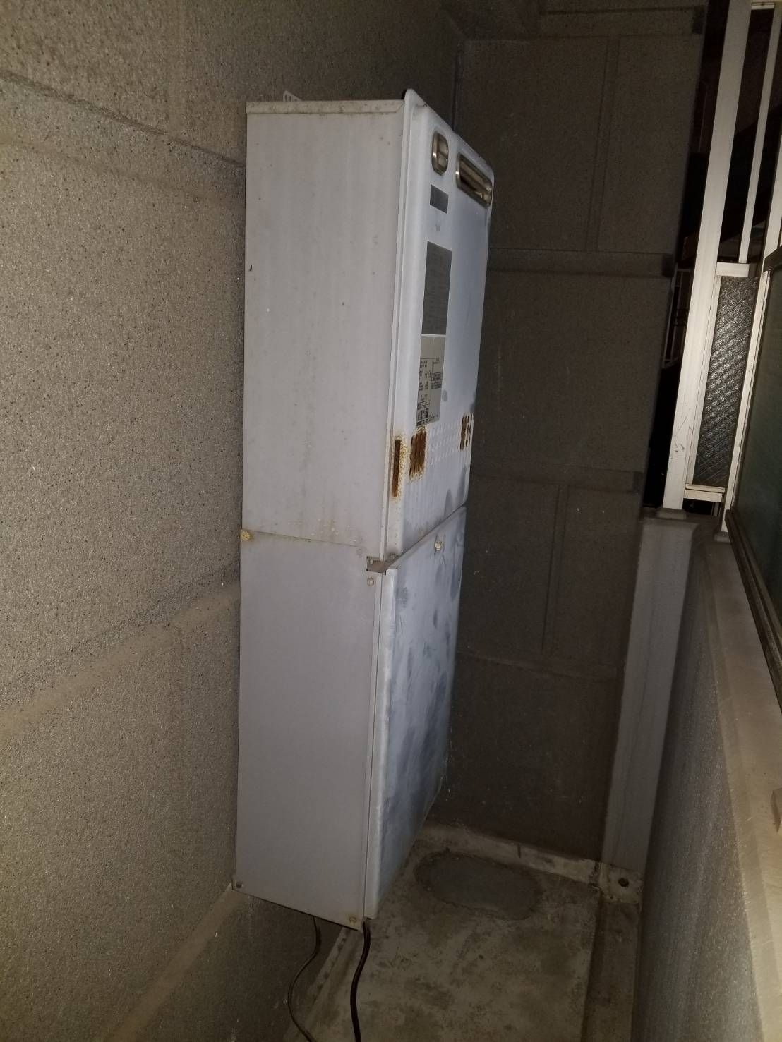 施工前 | 藤沢市周辺エリアのガス給湯器・電気温水器・エコキュート交換｜ 株式会社内藤商事