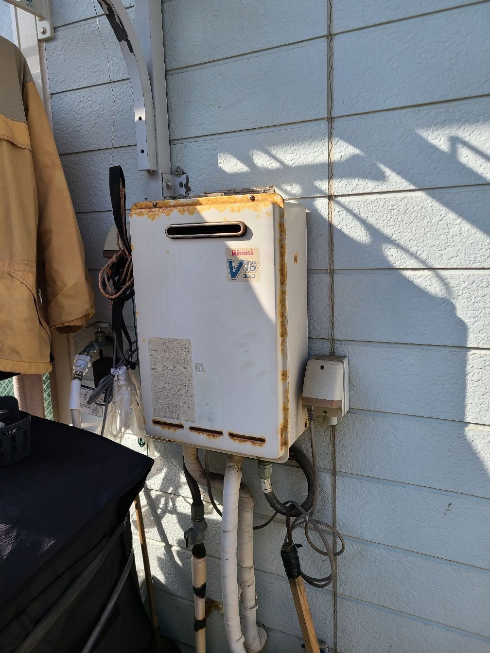 施工前 | 藤沢市周辺エリアのガス給湯器・電気温水器・エコキュート交換｜ 株式会社内藤商事