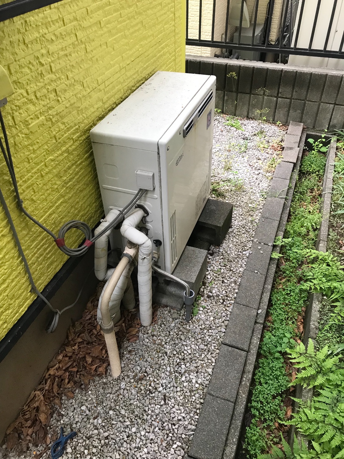 施工前 | 藤沢市周辺エリアのガス給湯器・電気温水器・エコキュート交換｜ 株式会社内藤商事