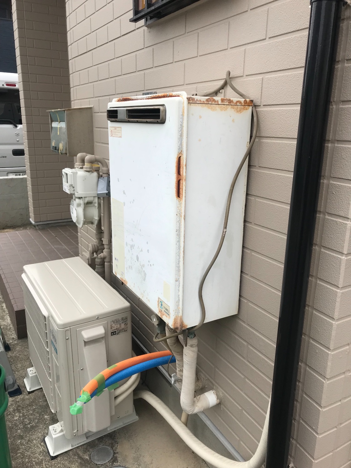 施工前 | 藤沢市周辺エリアのガス給湯器・電気温水器・エコキュート交換｜ 株式会社内藤商事