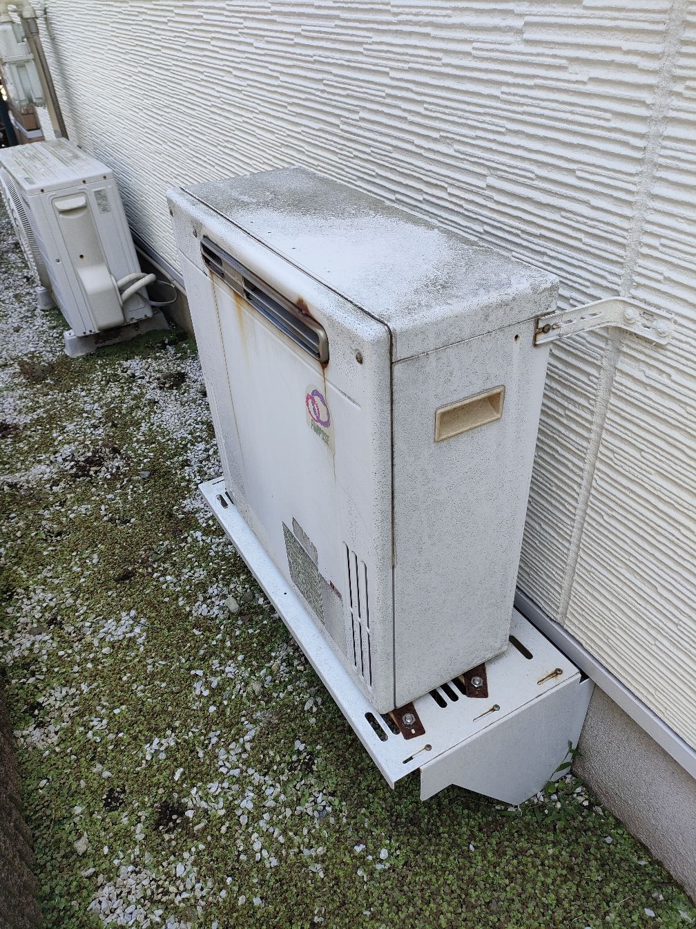 施工前 | 藤沢市周辺エリアのガス給湯器・電気温水器・エコキュート交換｜ 株式会社内藤商事