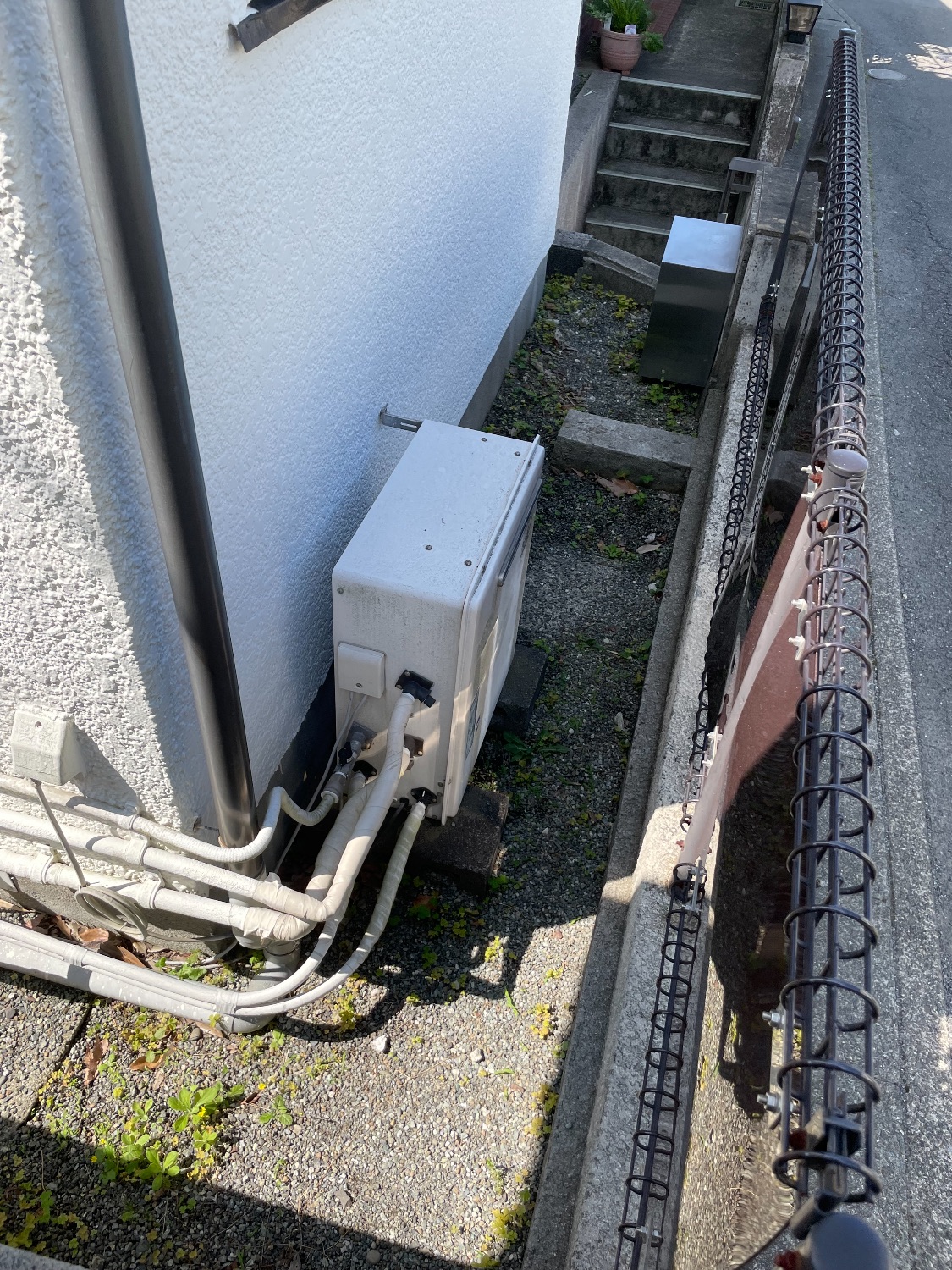 施工前 | 藤沢市周辺エリアのガス給湯器・電気温水器・エコキュート交換｜ 株式会社内藤商事