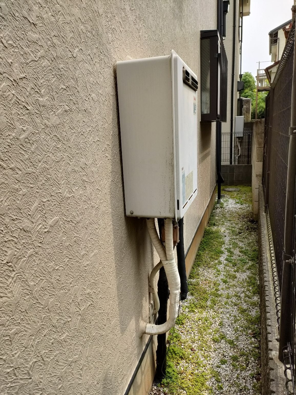 施工前 | 藤沢市周辺エリアのガス給湯器・電気温水器・エコキュート交換｜ 株式会社内藤商事