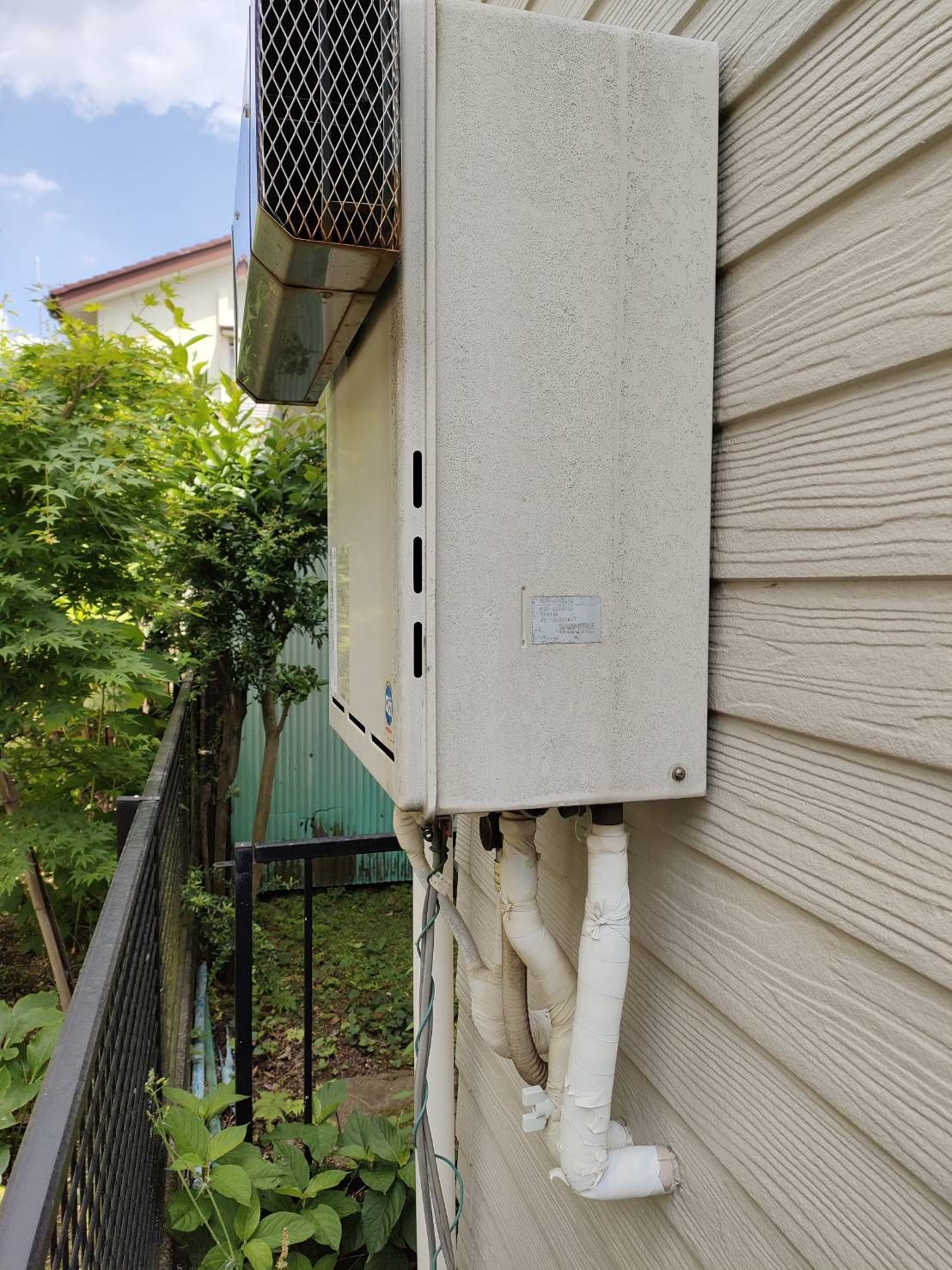 施工前 | 藤沢市周辺エリアのガス給湯器・電気温水器・エコキュート交換｜ 株式会社内藤商事