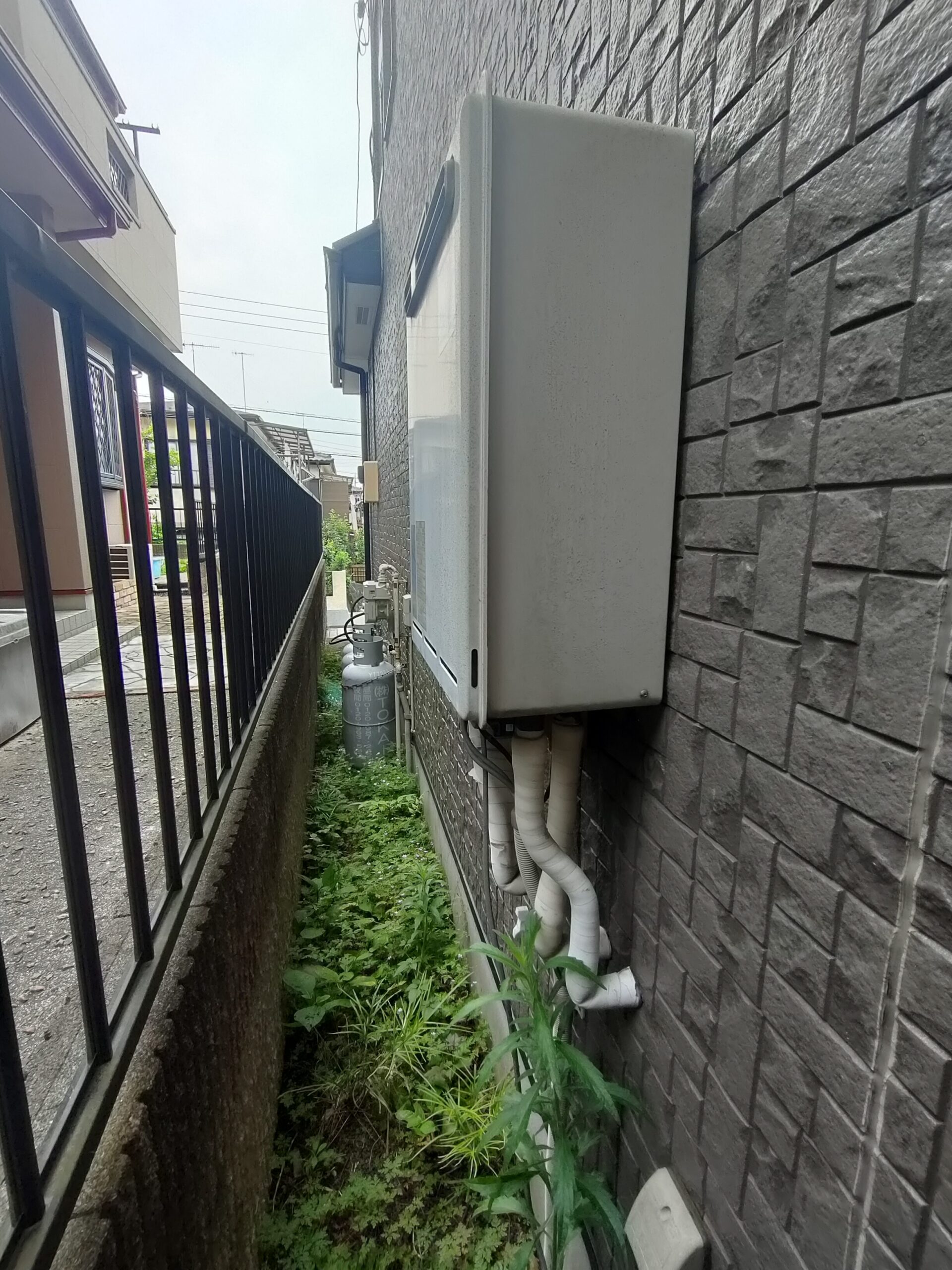 施工前 | 藤沢市周辺エリアのガス給湯器・電気温水器・エコキュート交換｜ 株式会社内藤商事