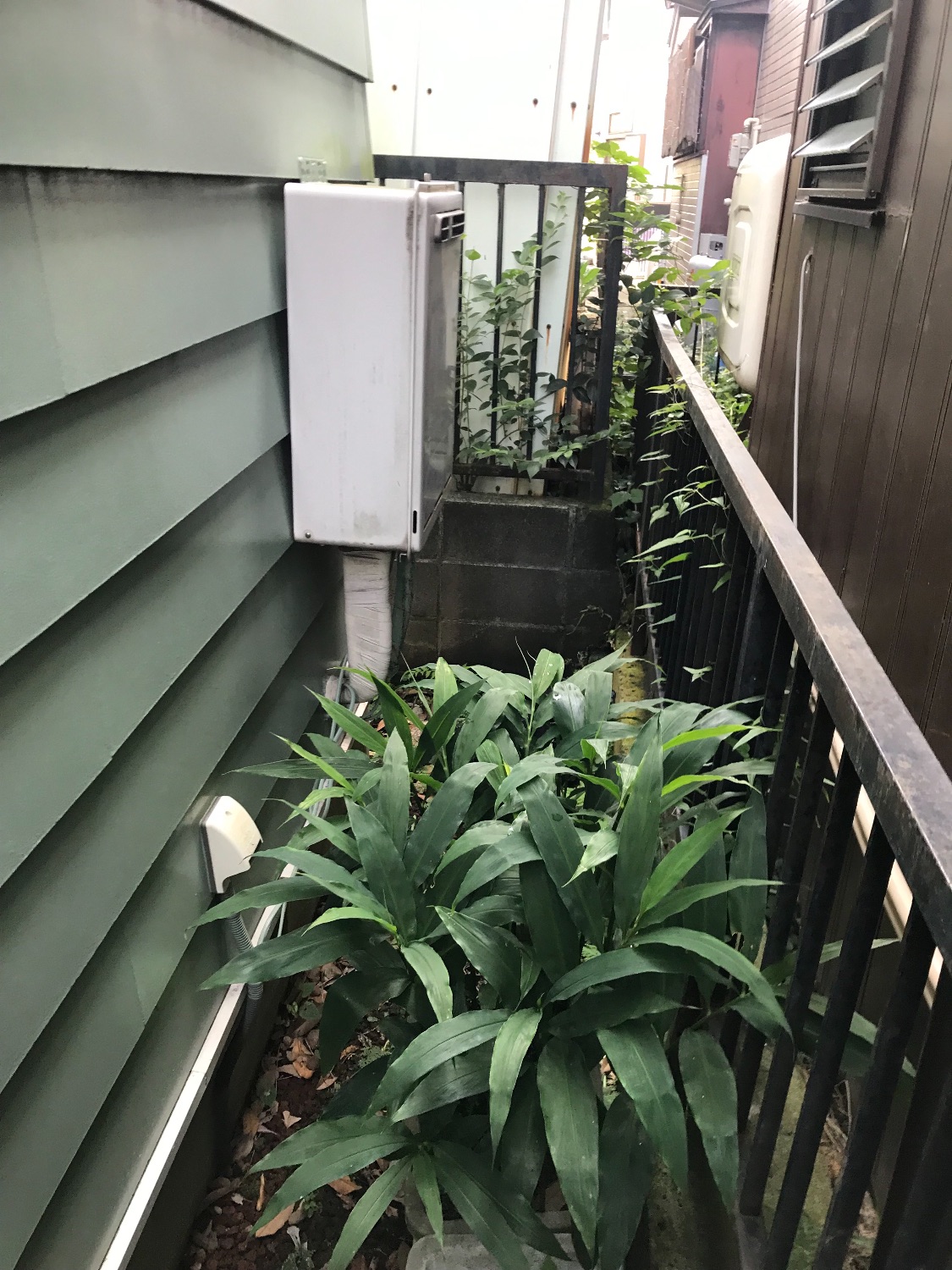 施工前 | 藤沢市周辺エリアのガス給湯器・電気温水器・エコキュート交換｜ 株式会社内藤商事