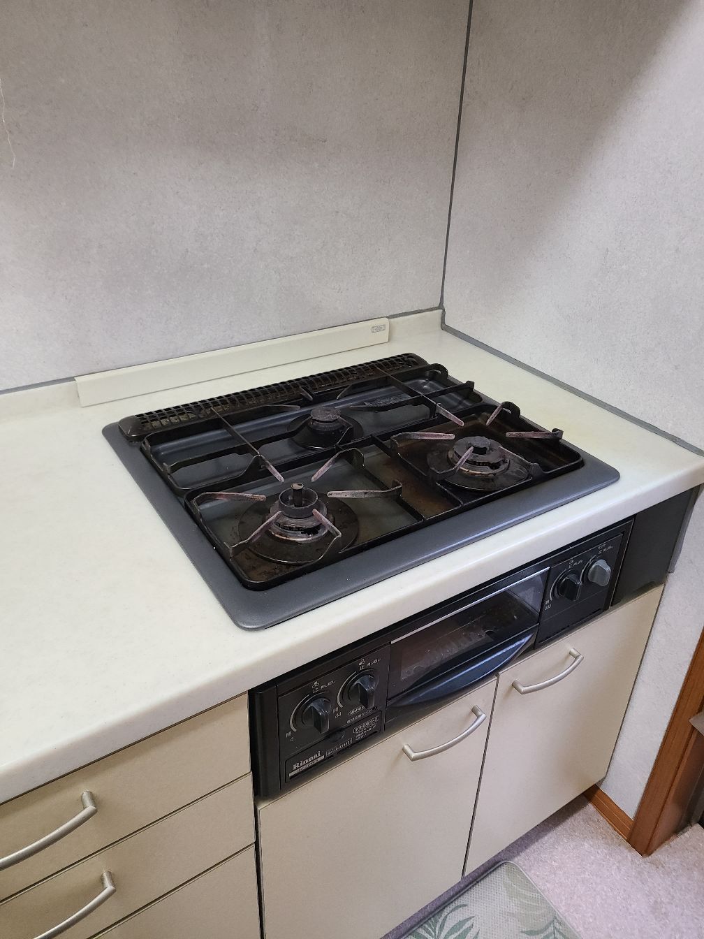 施工前 | 藤沢市周辺エリアのガス給湯器・電気温水器・エコキュート交換｜ 株式会社内藤商事