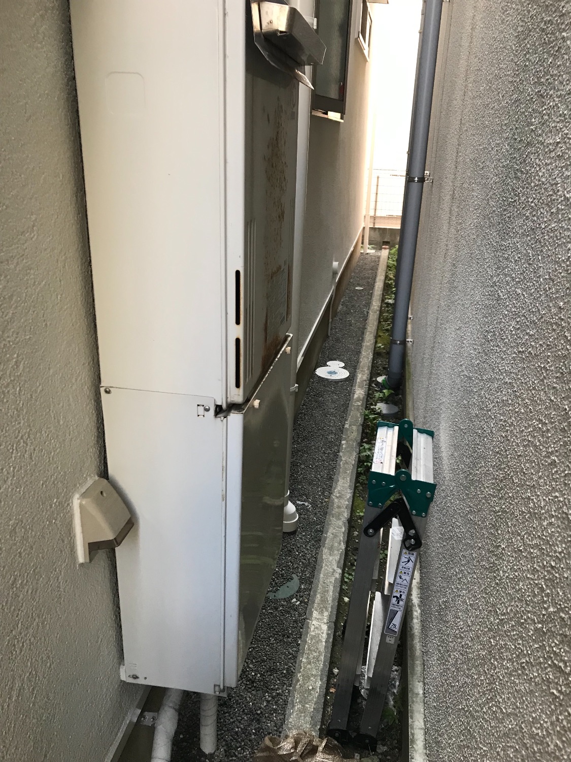 施工前 | 藤沢市周辺エリアのガス給湯器・電気温水器・エコキュート交換｜ 株式会社内藤商事