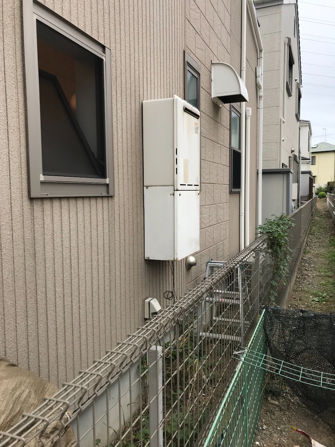 施工前 | 藤沢市周辺エリアのガス給湯器・電気温水器・エコキュート交換｜ 株式会社内藤商事