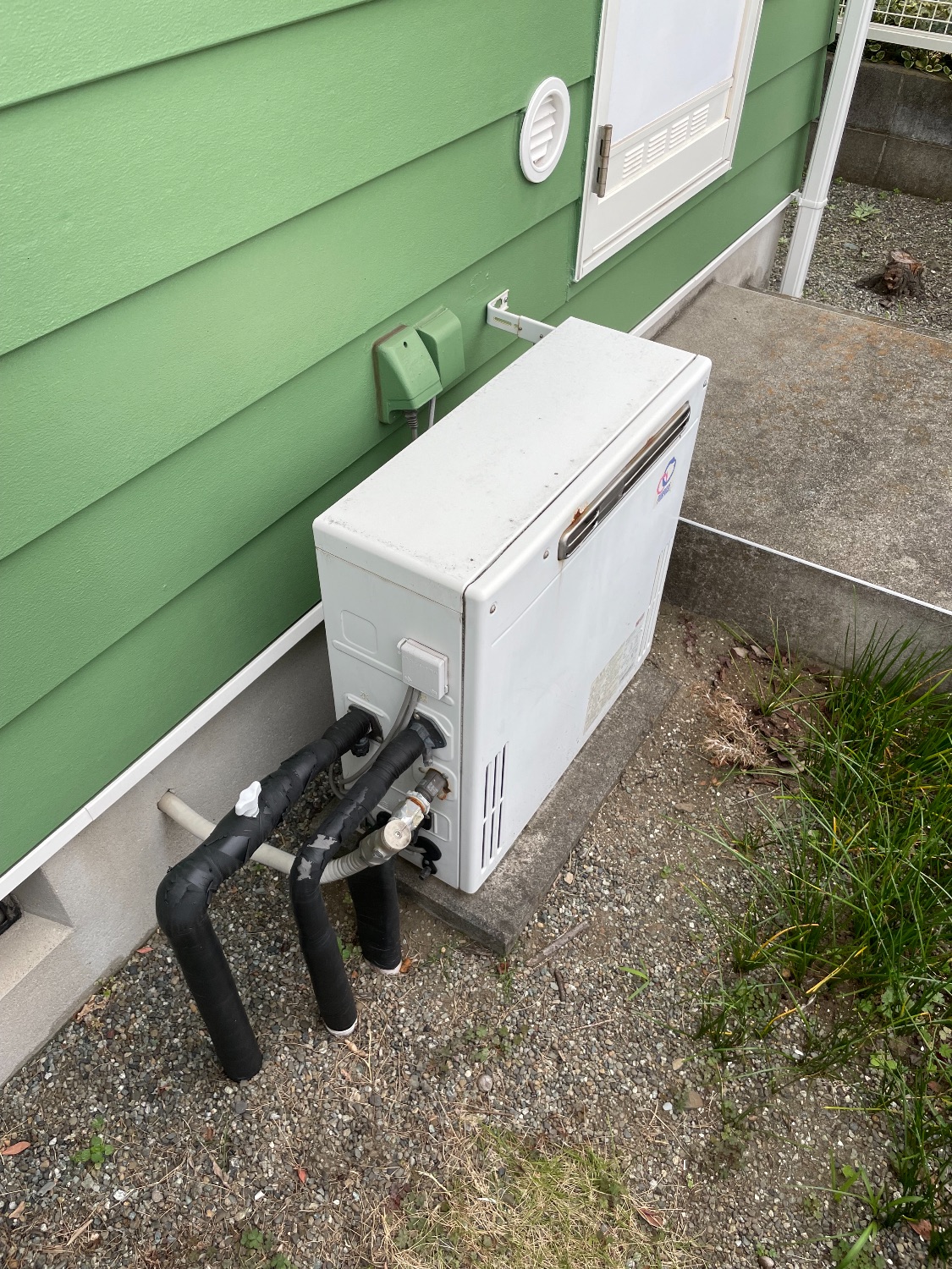 施工前 | 藤沢市周辺エリアのガス給湯器・電気温水器・エコキュート交換｜ 株式会社内藤商事