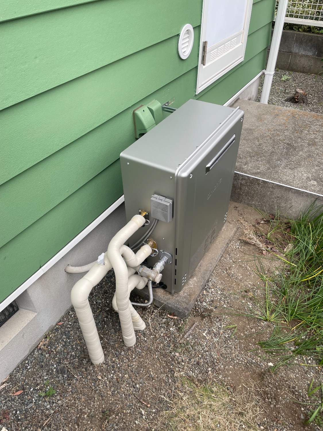 施工後 | 藤沢市周辺エリアのガス給湯器・電気温水器・エコキュート交換｜ 株式会社内藤商事