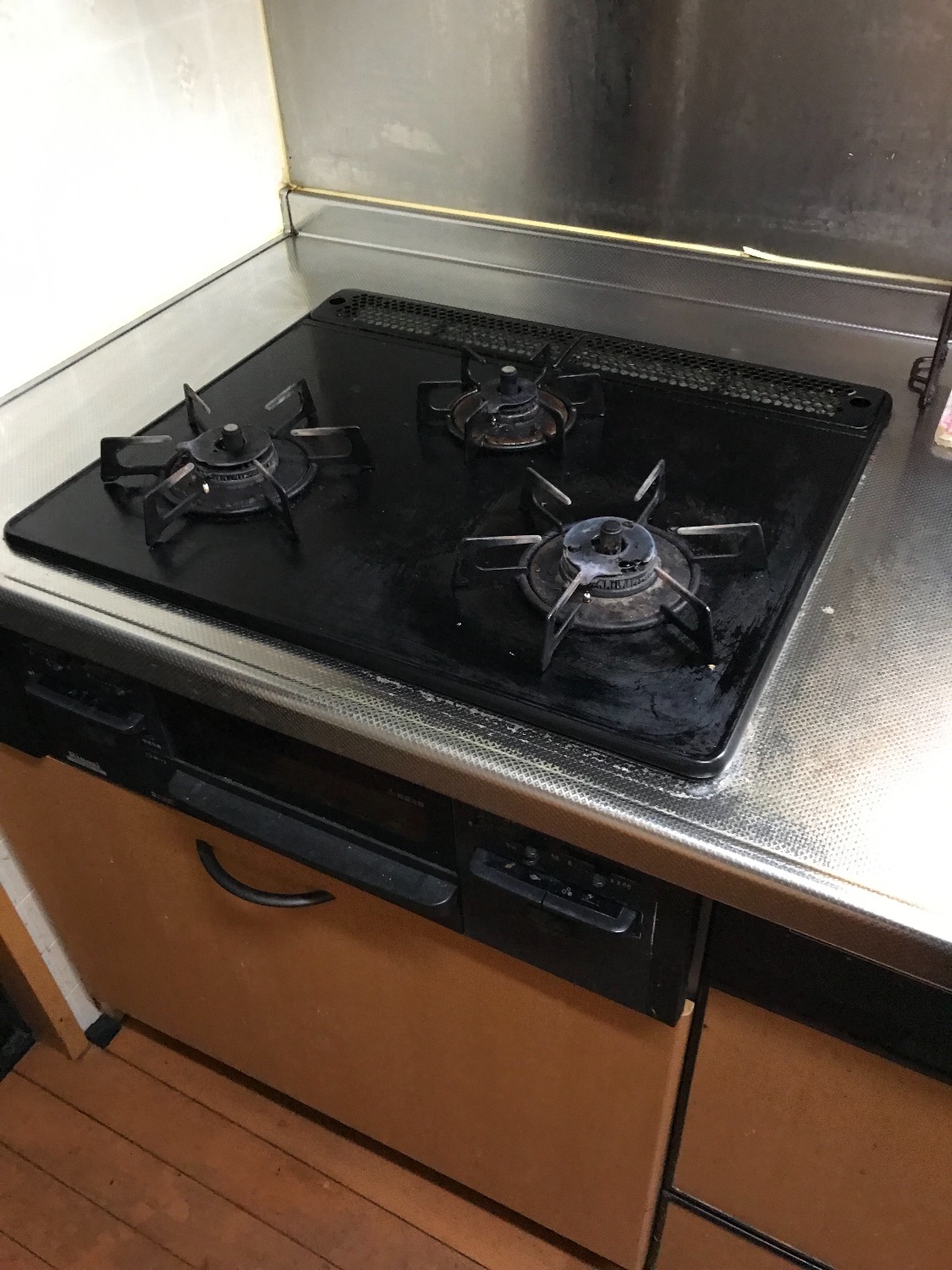 施工前 | 藤沢市周辺エリアのガス給湯器・電気温水器・エコキュート交換｜ 株式会社内藤商事